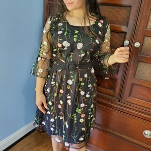 Spence Sz 6 Black Floral Tunic Embroidery Dress